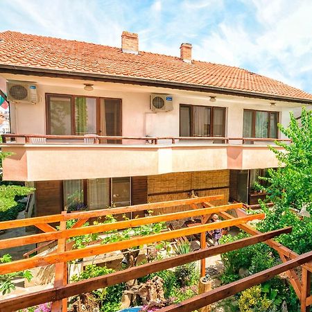 Holiday House Gendar, 切尔诺莫雷茨 外观 照片